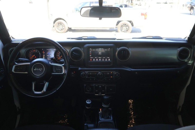 Jeep Gladiator Vehicle Full-screen Gallery Image 29