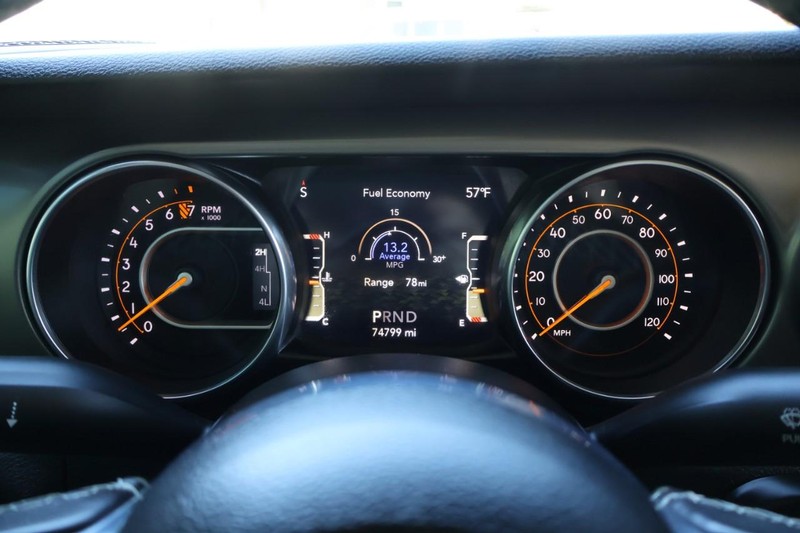 Jeep Gladiator Vehicle Full-screen Gallery Image 30