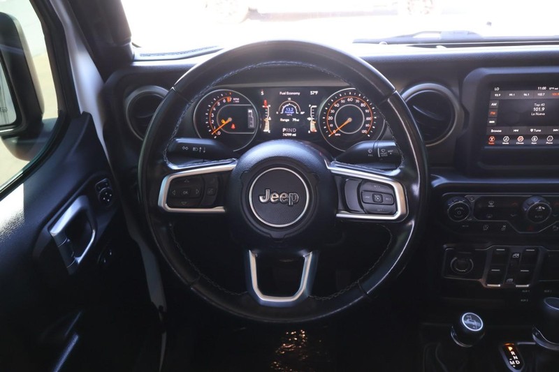 Jeep Gladiator Vehicle Full-screen Gallery Image 31