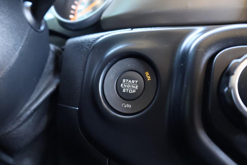 Jeep Gladiator Vehicle Full-screen Gallery Image 34