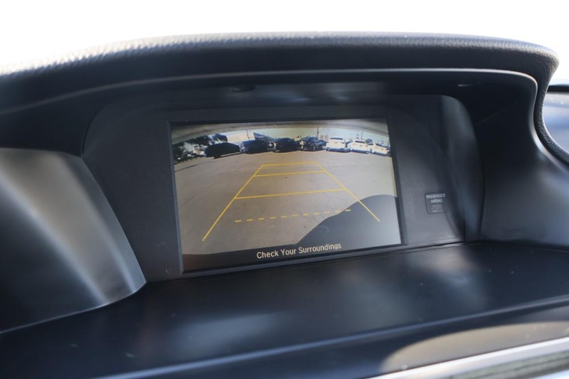 Honda Accord Sedan Vehicle Full-screen Gallery Image 29