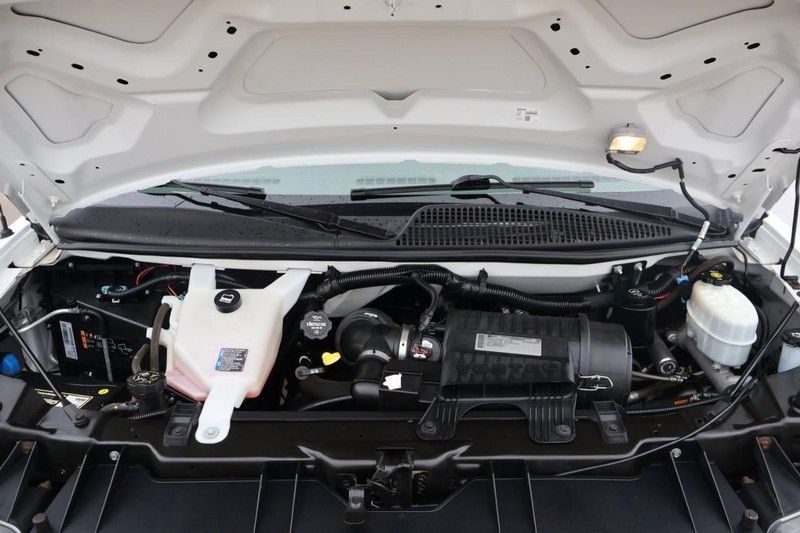 Chevrolet Express Passenger Vehicle Full-screen Gallery Image 12