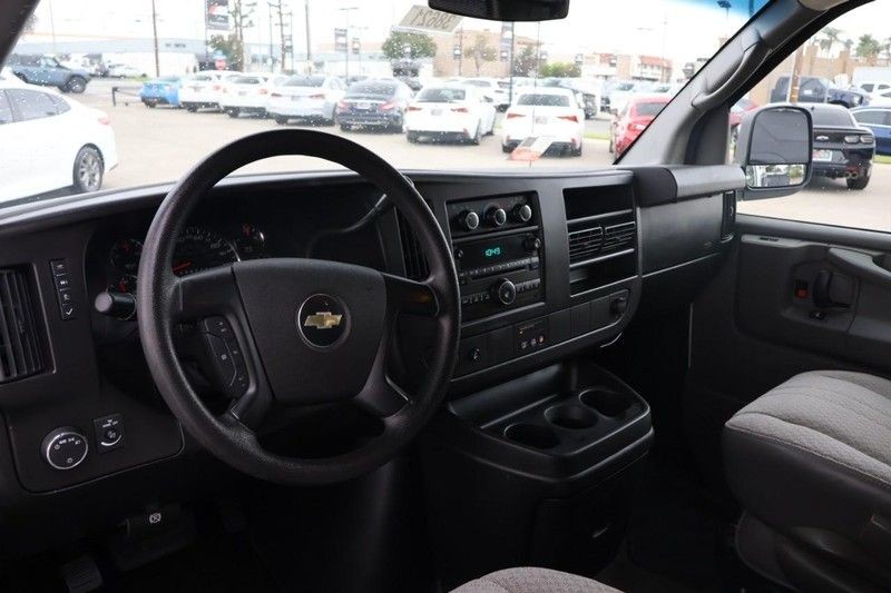Chevrolet Express Passenger Vehicle Full-screen Gallery Image 16