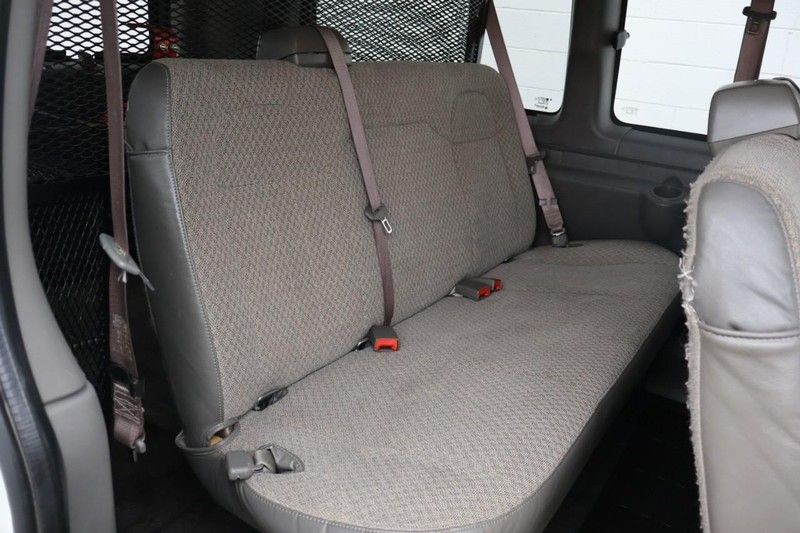 Chevrolet Express Passenger Vehicle Full-screen Gallery Image 25