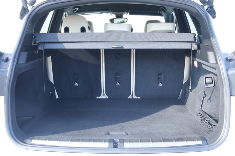 BMW X1 Vehicle Full-screen Gallery Image 09