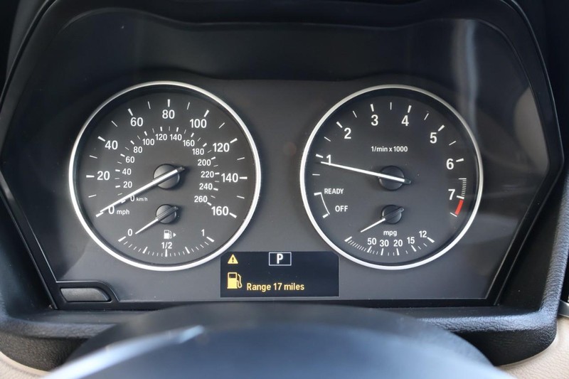 BMW X1 Vehicle Full-screen Gallery Image 30