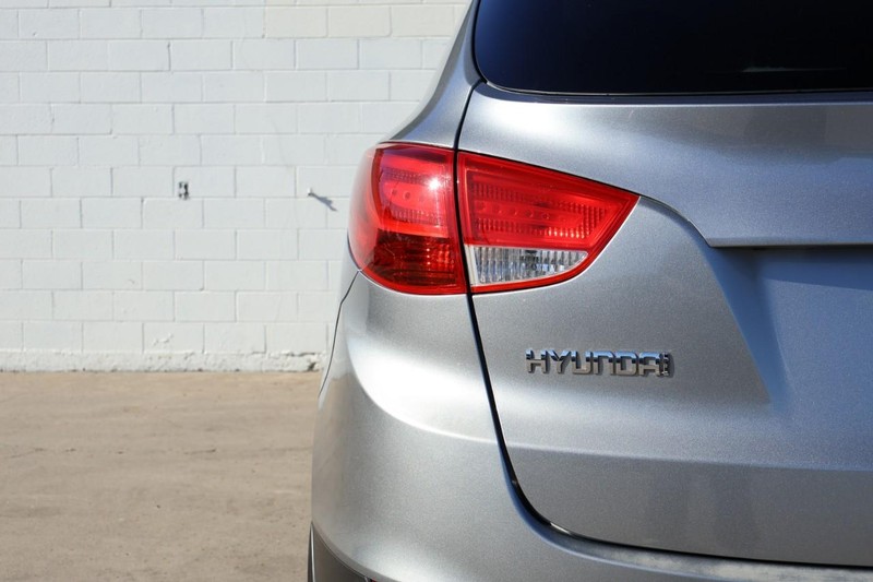 Hyundai Tucson Vehicle Full-screen Gallery Image 07