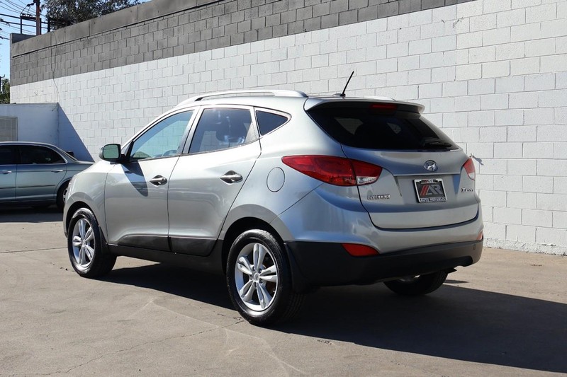 Hyundai Tucson Vehicle Full-screen Gallery Image 09