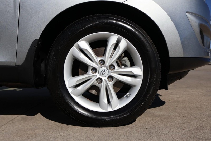 Hyundai Tucson Vehicle Full-screen Gallery Image 13