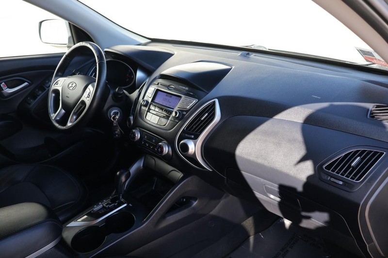 Hyundai Tucson Vehicle Full-screen Gallery Image 18