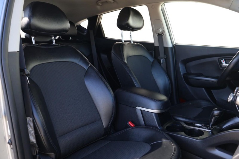 Hyundai Tucson Vehicle Full-screen Gallery Image 19