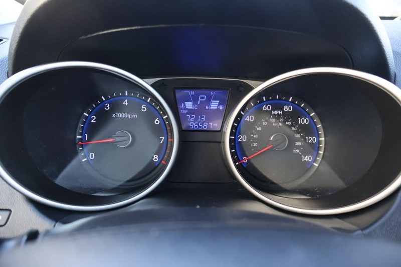 Hyundai Tucson Vehicle Full-screen Gallery Image 22