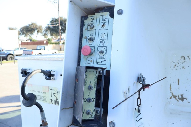 Ram 5500 Vehicle Full-screen Gallery Image 10