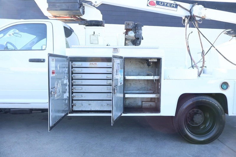 Ram 5500 Vehicle Full-screen Gallery Image 15