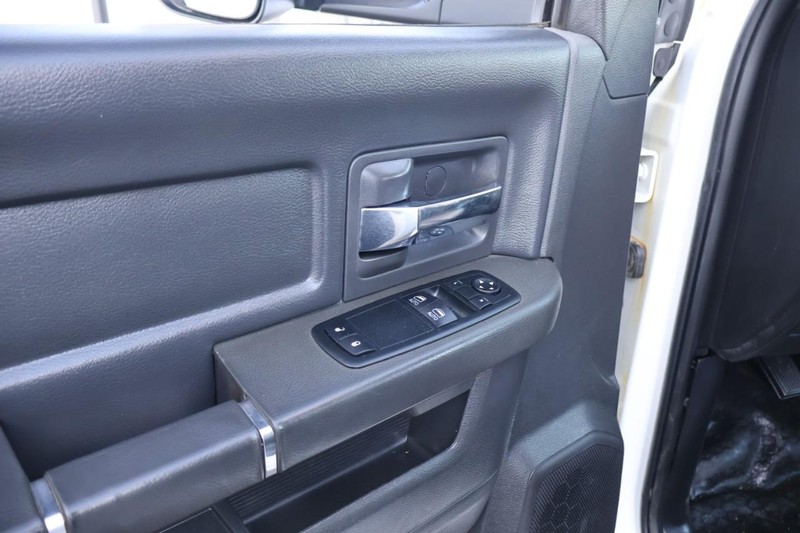 Ram 5500 Vehicle Full-screen Gallery Image 26