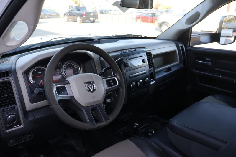 Ram 5500 Vehicle Full-screen Gallery Image 27