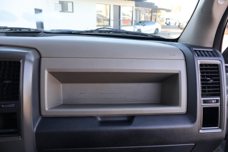 Ram 5500 Vehicle Full-screen Gallery Image 36