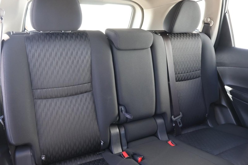 Nissan Rogue Vehicle Full-screen Gallery Image 26