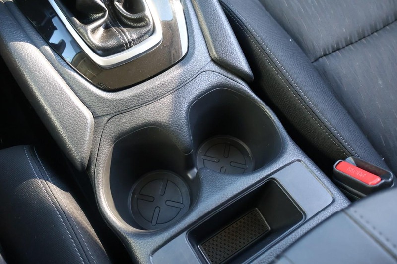 Nissan Rogue Vehicle Full-screen Gallery Image 32