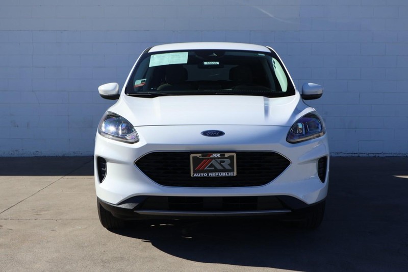 Ford Escape Vehicle Full-screen Gallery Image 02