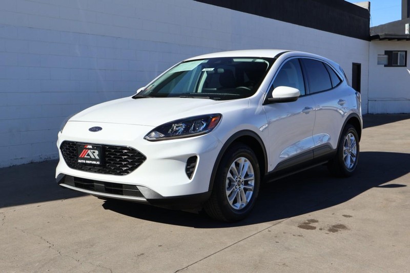 Ford Escape Vehicle Full-screen Gallery Image 13