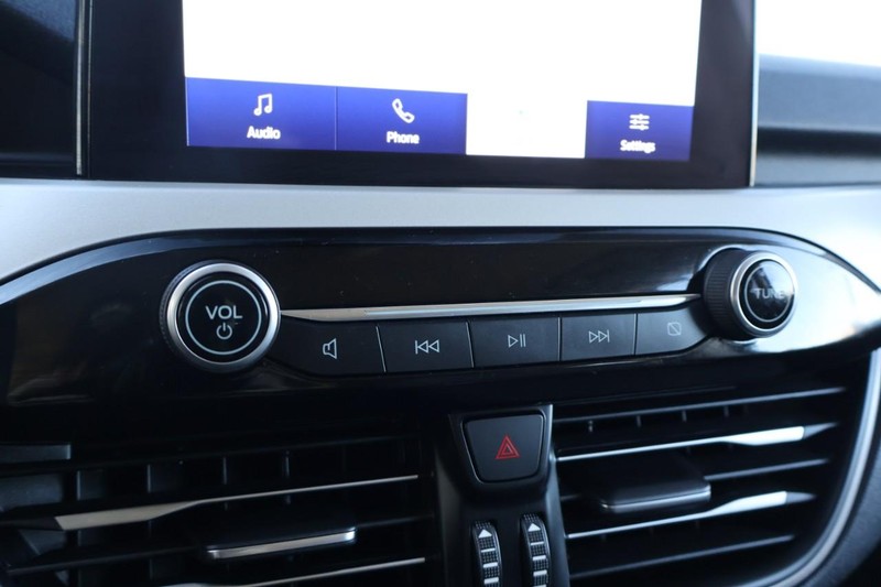 Ford Escape Vehicle Full-screen Gallery Image 34