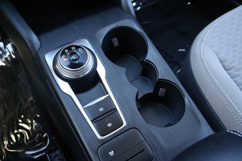 Ford Escape Vehicle Full-screen Gallery Image 36