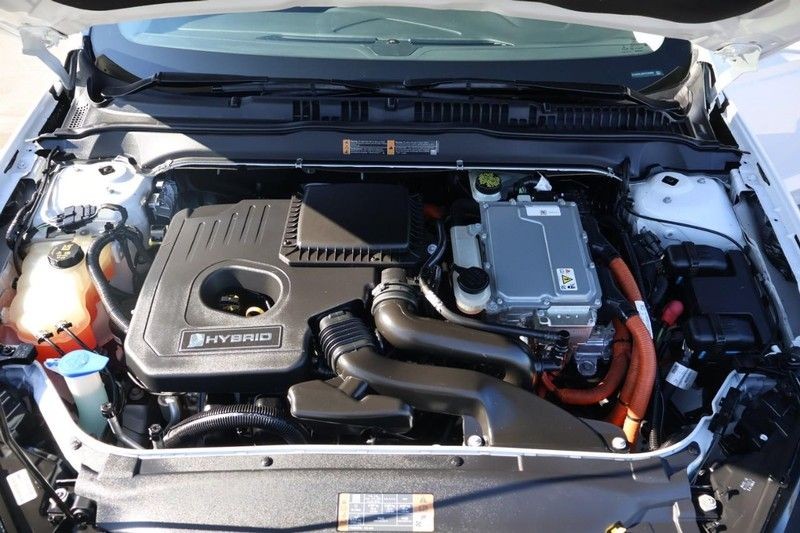 Ford Fusion Vehicle Full-screen Gallery Image 14