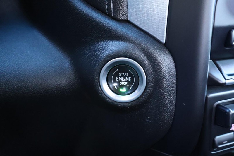 GMC Sierra 1500 Vehicle Full-screen Gallery Image 35