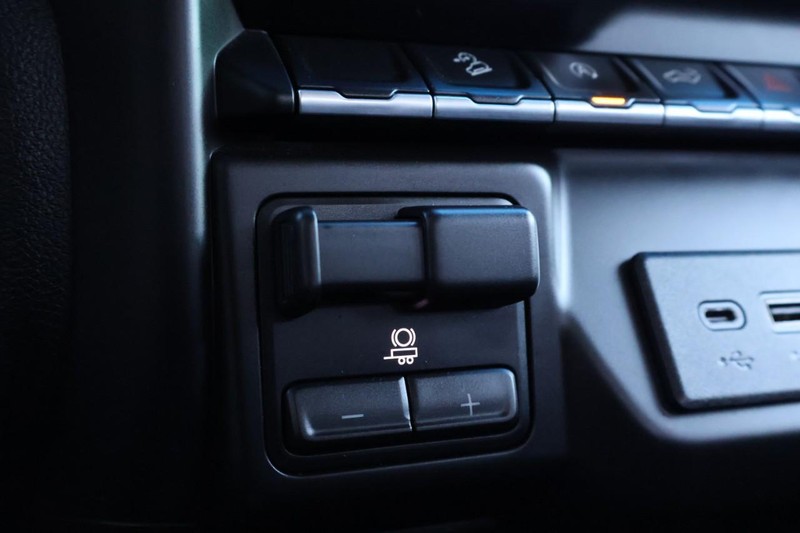 GMC Sierra 1500 Vehicle Full-screen Gallery Image 43