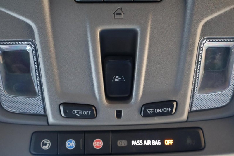 GMC Sierra 1500 Vehicle Full-screen Gallery Image 46