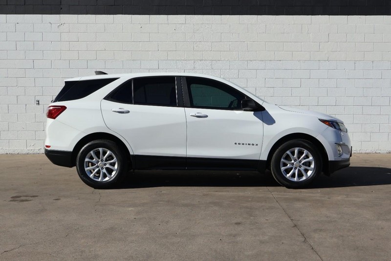 Chevrolet Equinox Vehicle Full-screen Gallery Image 04