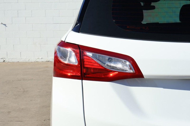 Chevrolet Equinox Vehicle Full-screen Gallery Image 07