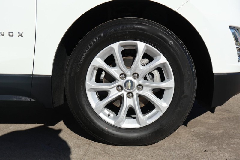 Chevrolet Equinox Vehicle Full-screen Gallery Image 10