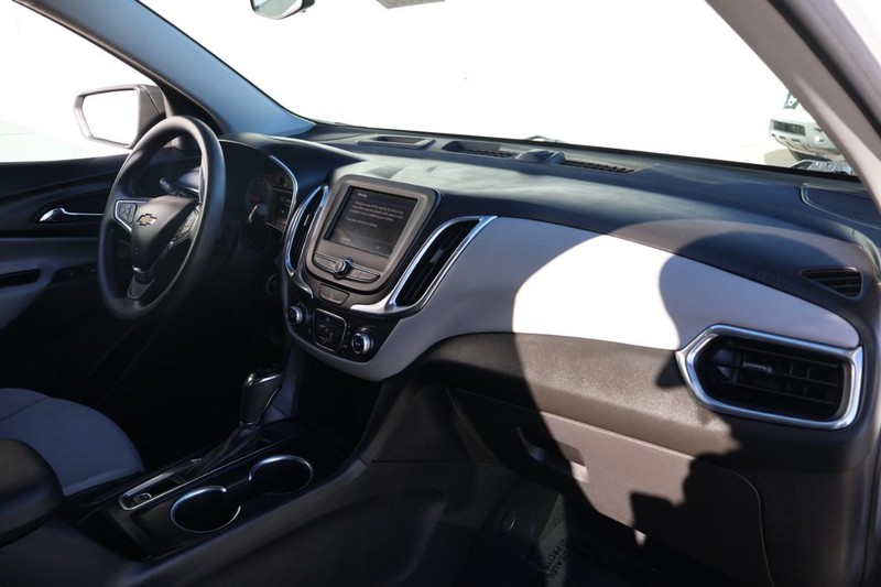 Chevrolet Equinox Vehicle Full-screen Gallery Image 20