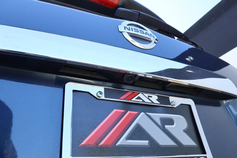 Nissan Pathfinder Vehicle Full-screen Gallery Image 08