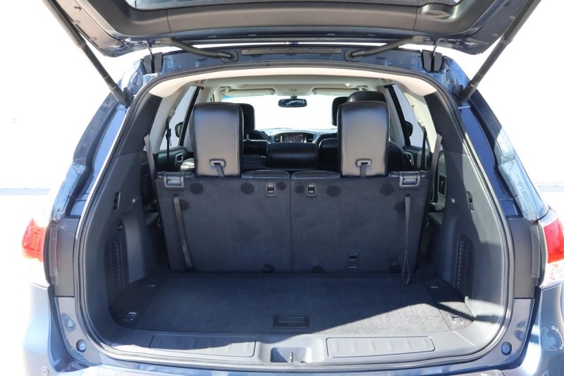 Nissan Pathfinder Vehicle Full-screen Gallery Image 09