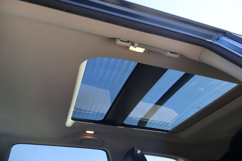 Nissan Pathfinder Vehicle Full-screen Gallery Image 41