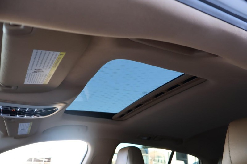 Porsche Panamera Vehicle Full-screen Gallery Image 42