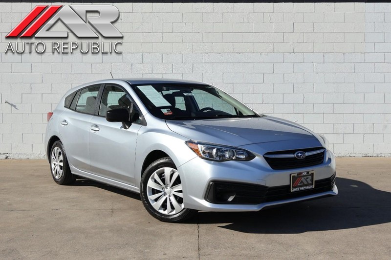 Subaru Impreza Vehicle Full-screen Gallery Image 01