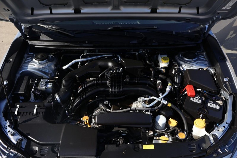 Subaru Impreza Vehicle Full-screen Gallery Image 05