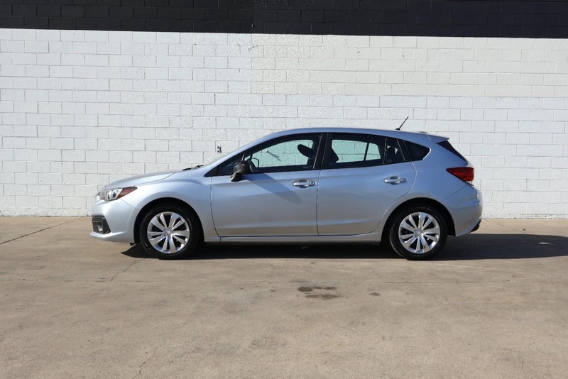 Subaru Impreza Vehicle Full-screen Gallery Image 06