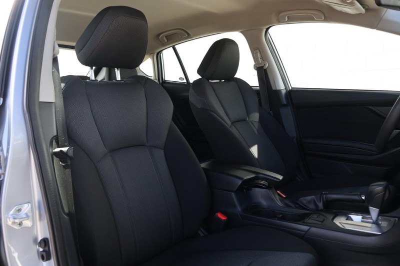 Subaru Impreza Vehicle Full-screen Gallery Image 22