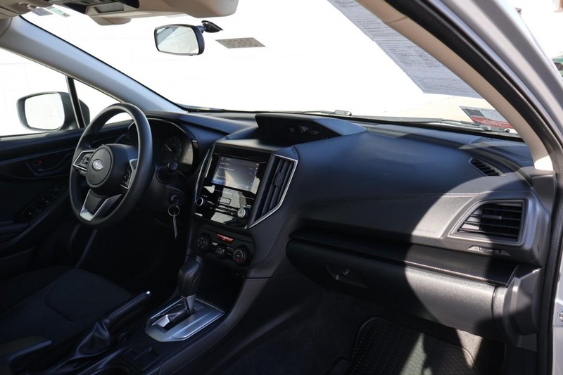 Subaru Impreza Vehicle Full-screen Gallery Image 23