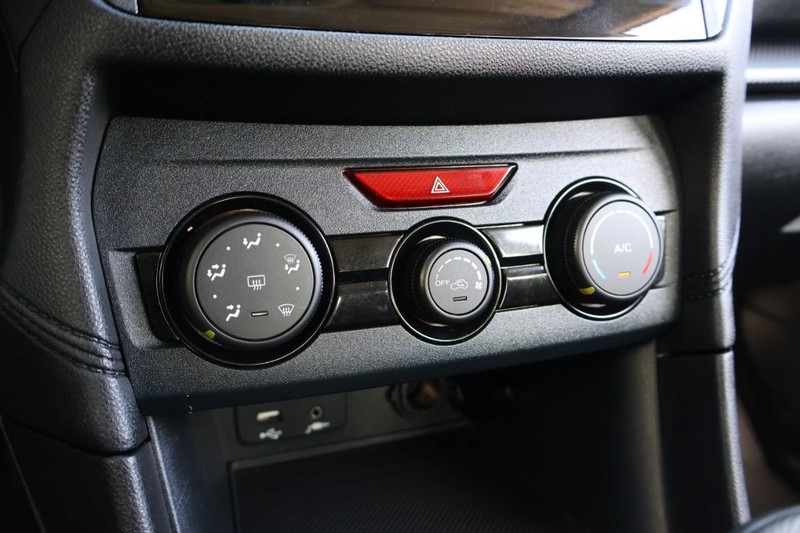 Subaru Impreza Vehicle Full-screen Gallery Image 29