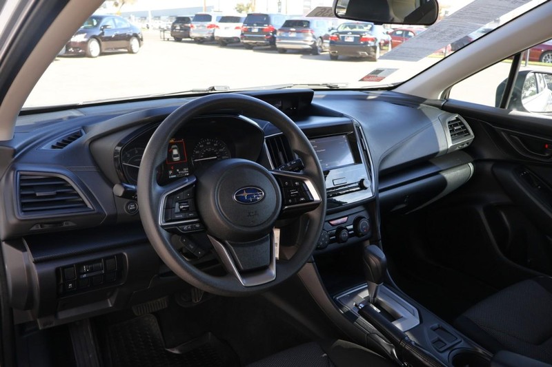 Subaru Impreza Vehicle Full-screen Gallery Image 36