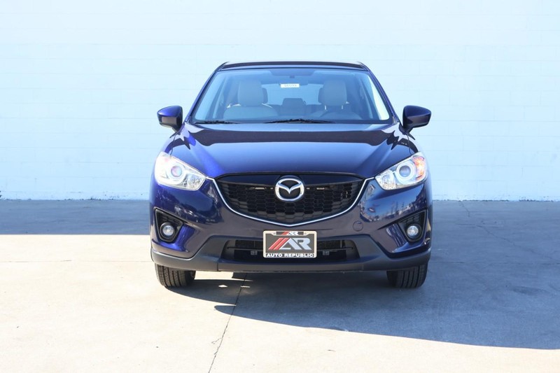 Mazda CX-5 Vehicle Full-screen Gallery Image 02