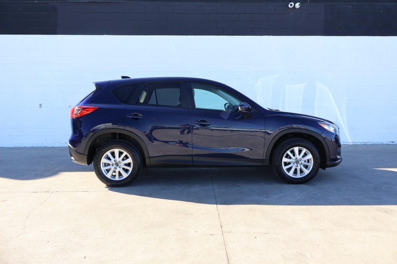 Mazda CX-5 Vehicle Full-screen Gallery Image 04