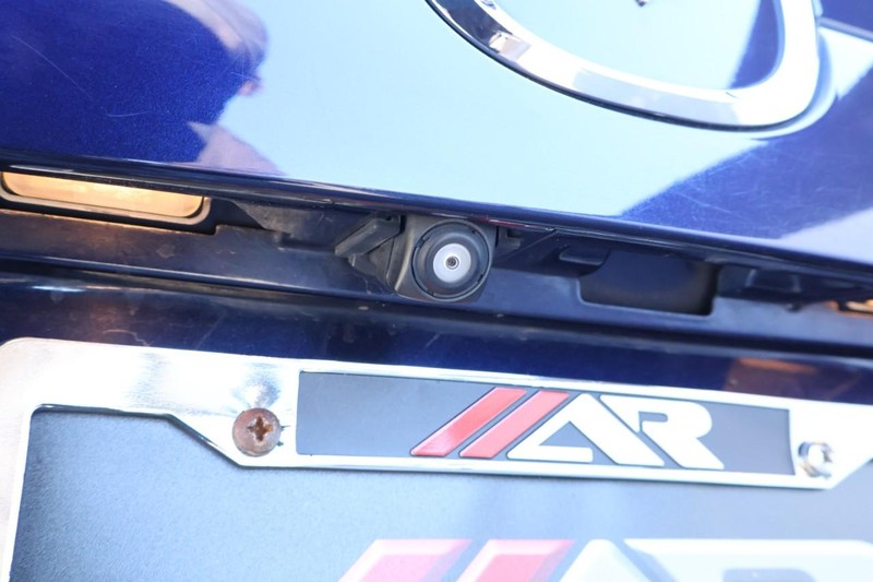 Mazda CX-5 Vehicle Full-screen Gallery Image 08