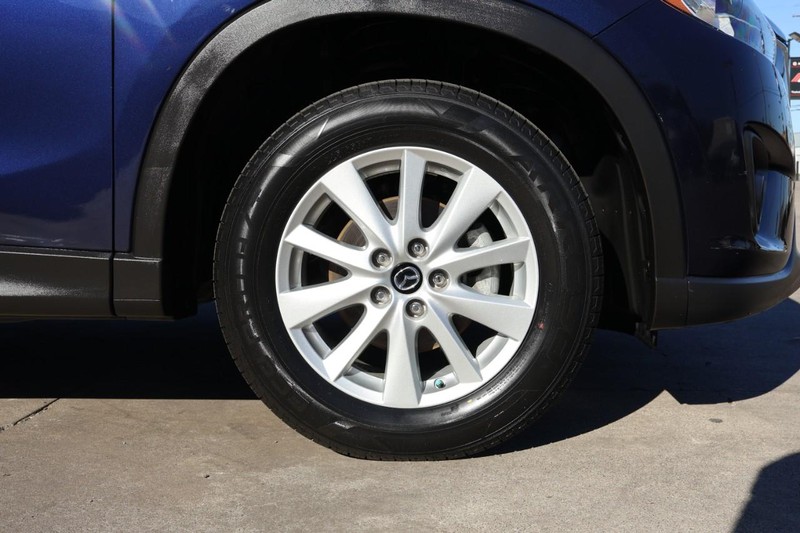 Mazda CX-5 Vehicle Full-screen Gallery Image 14